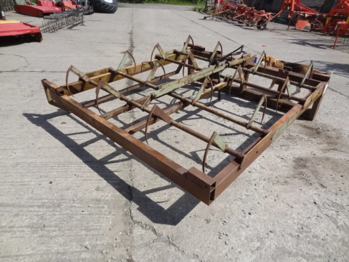 Cook Flat 8 Bale Grab with guide Rail - Image 3