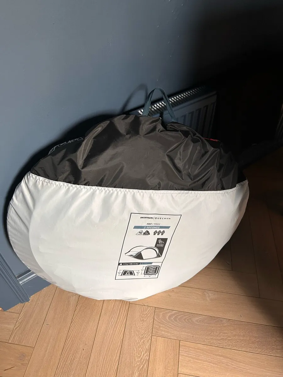 Quechua pop up tent - Image 2