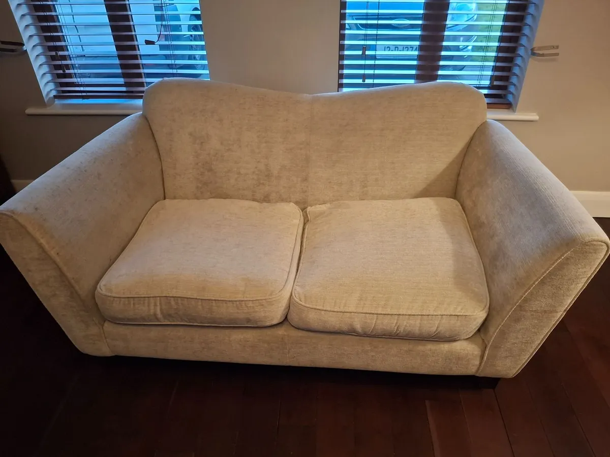 Suite of furniture - Image 2