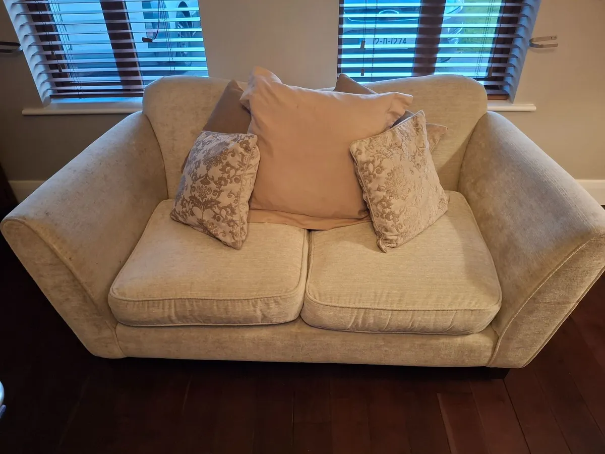 Suite of furniture - Image 4