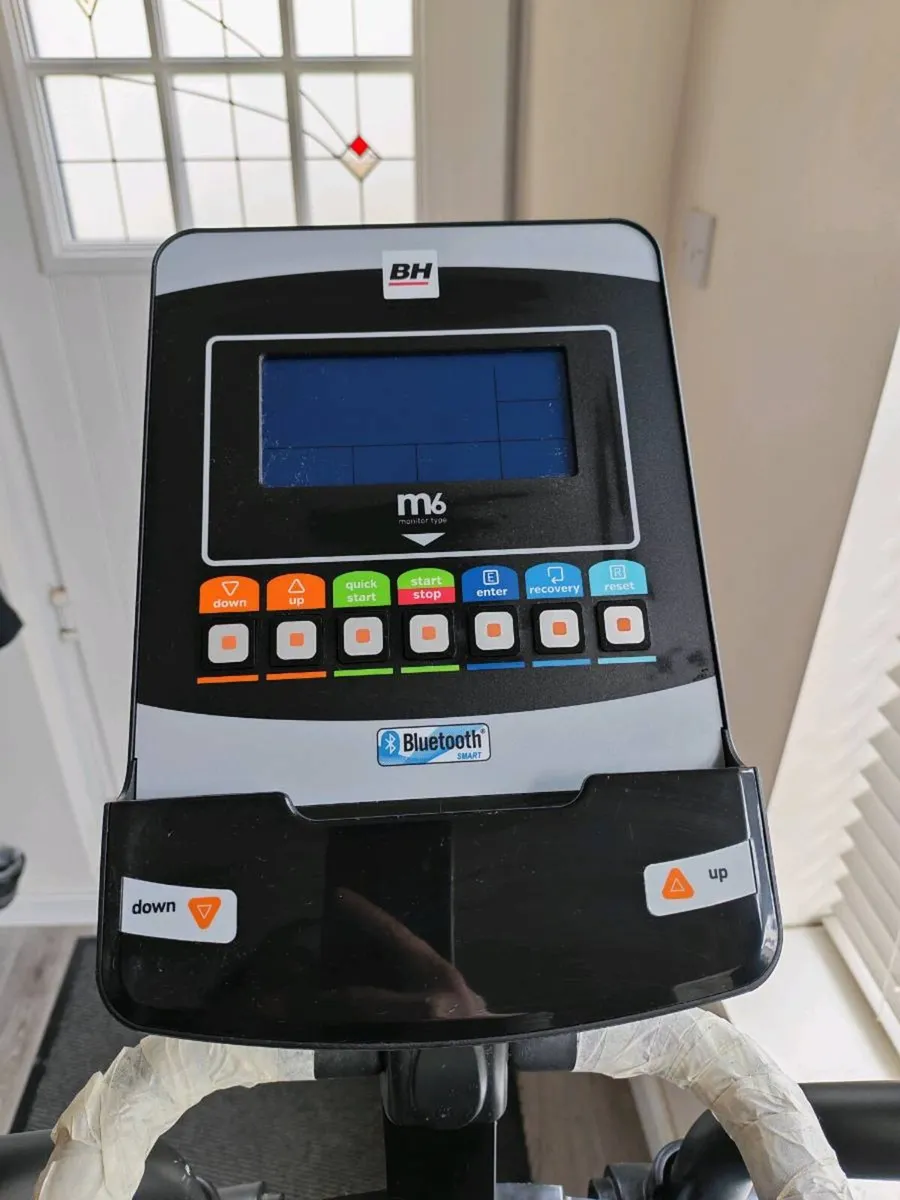 Cross trainer in perfect condition - Image 1
