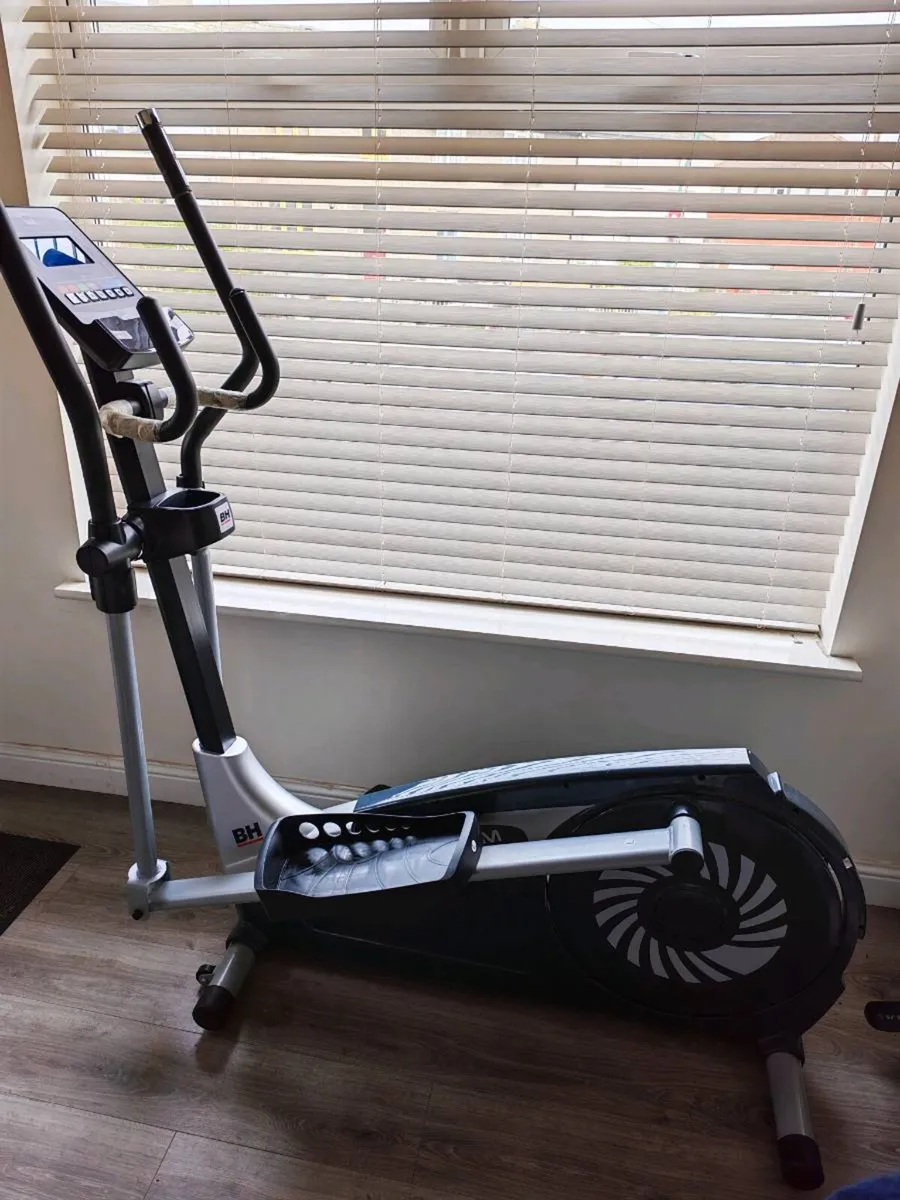 Cross trainer in perfect condition - Image 3