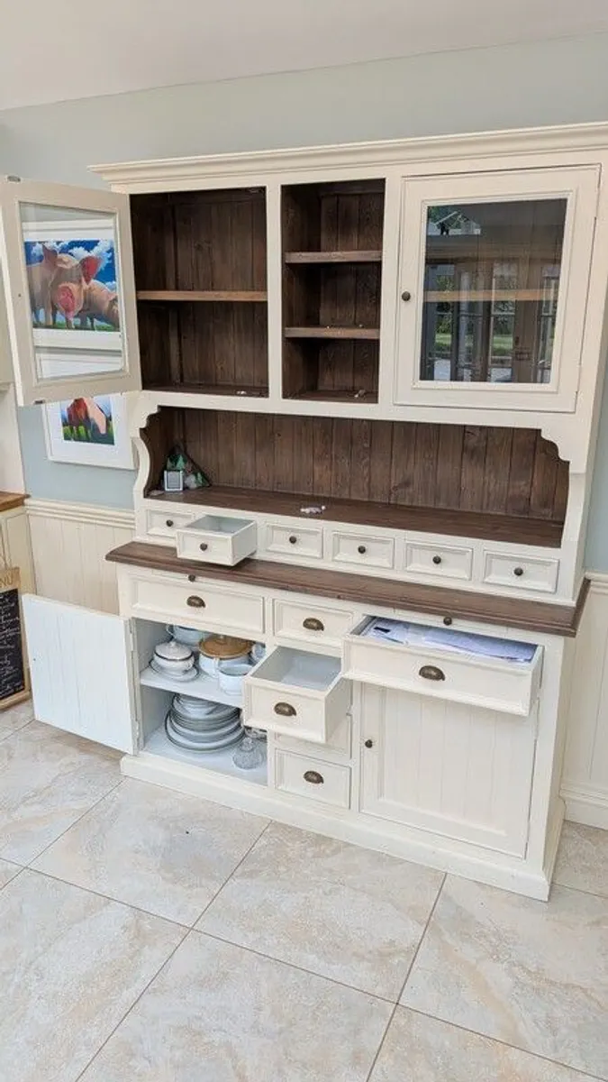 Kitchen dresser - Image 1