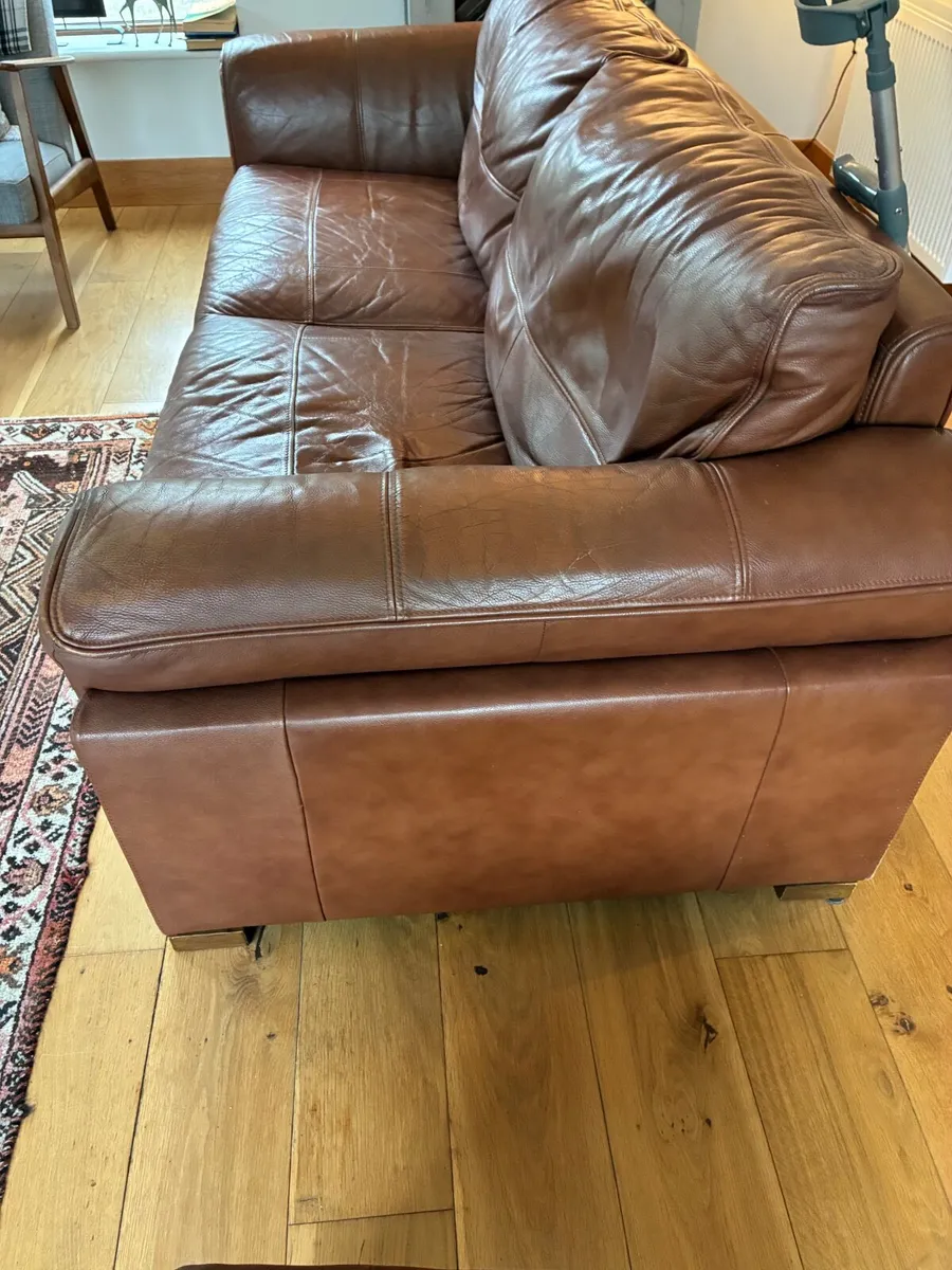 Fabulous  genuine leather couch - Image 2