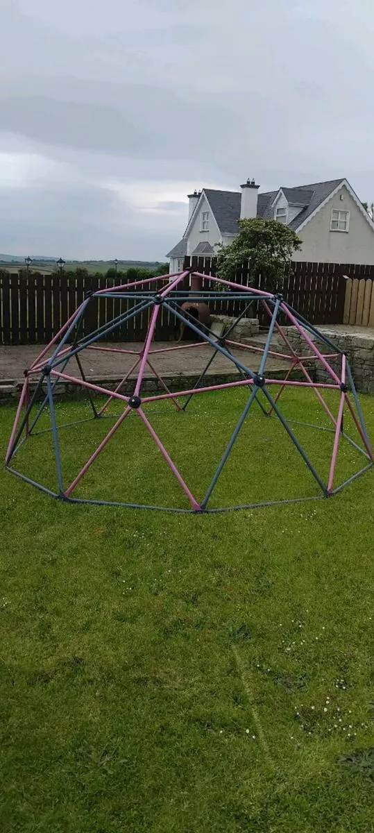 Climbing dome