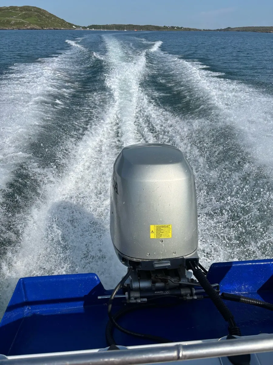 Islander fishing boat - Image 4