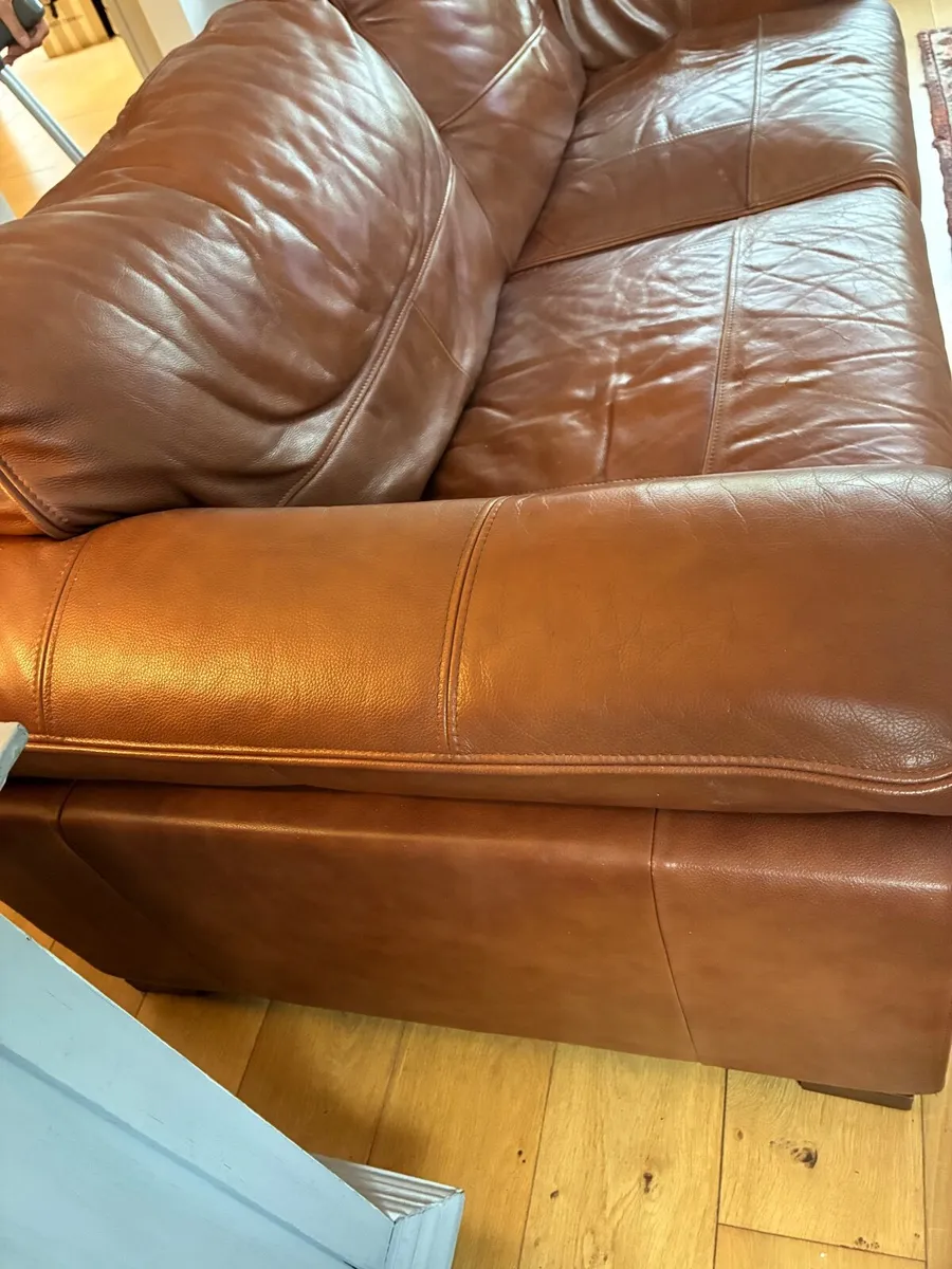 Fabulous  genuine leather couch - Image 4