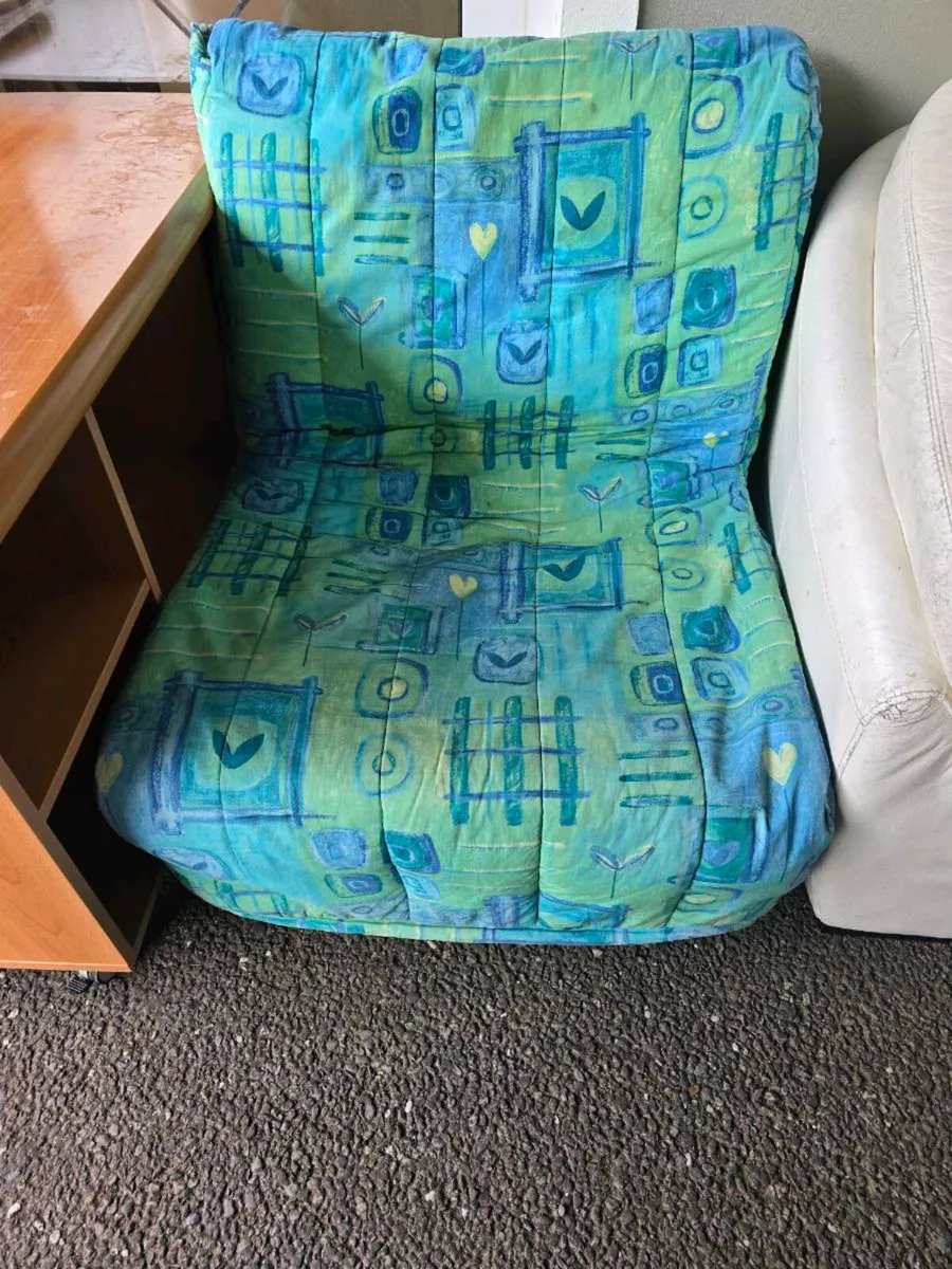 Single day bed chair