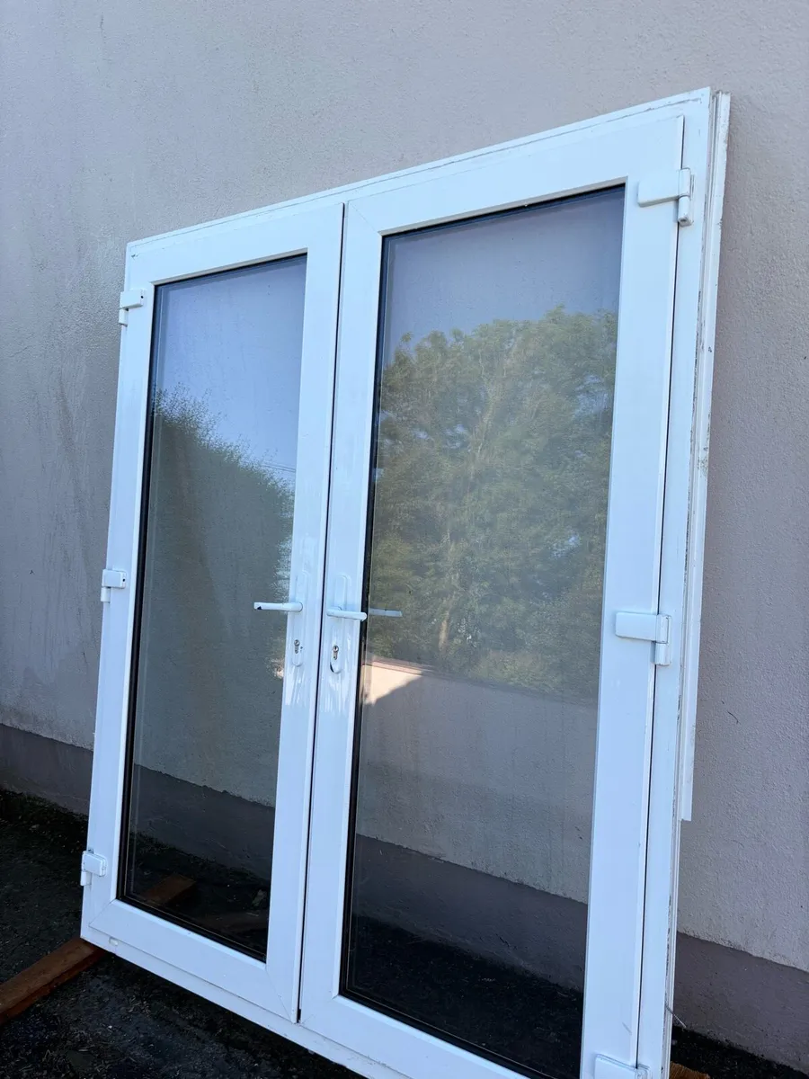 Window and patio door - Image 2