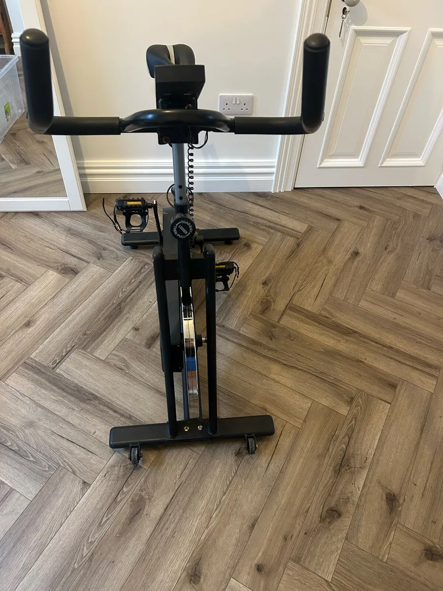 Exercise bike - Image 2