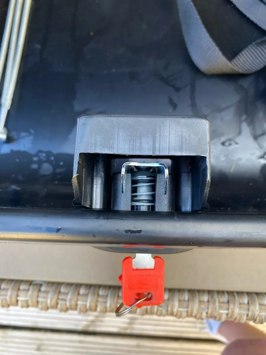 Roof Box - Image 4