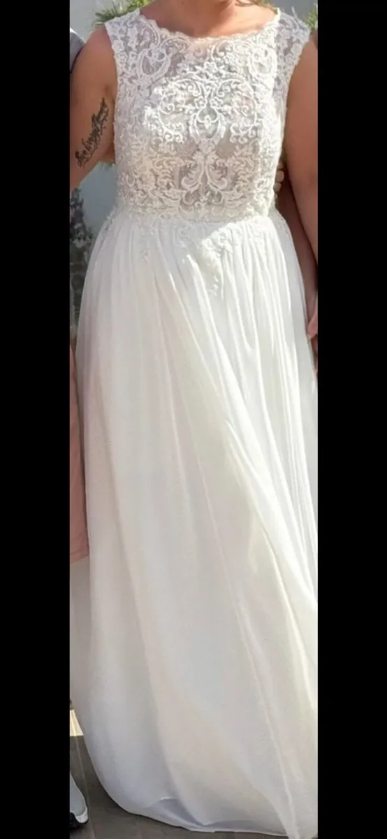 Wedding dress - Image 2