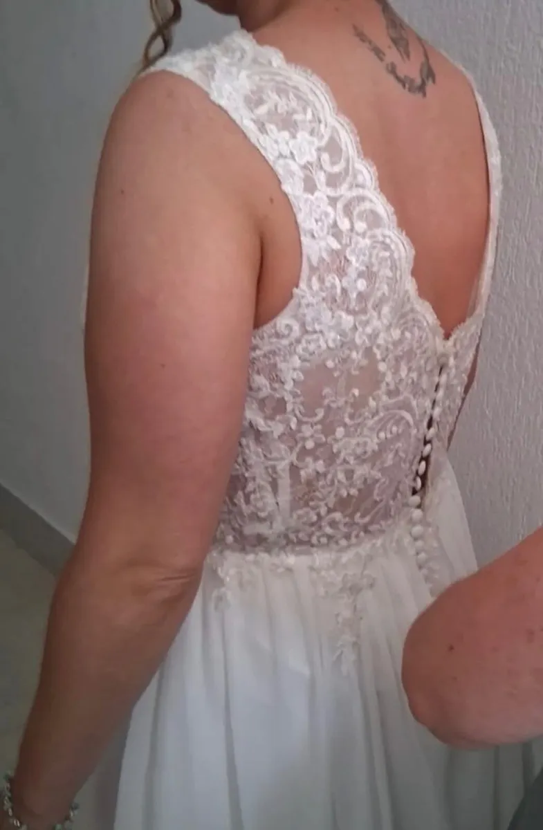 Wedding dress - Image 1