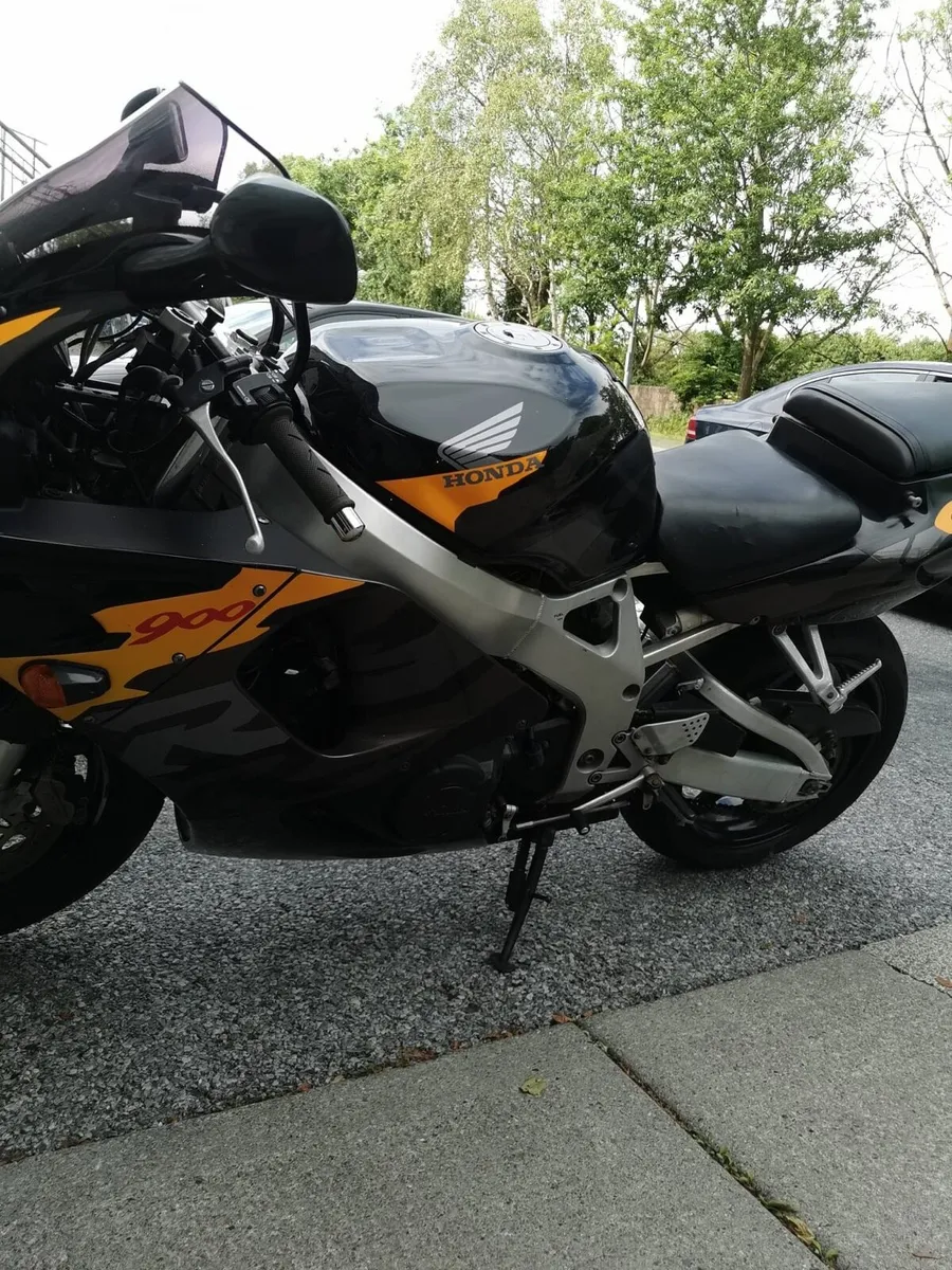 Honda cbr sc33 1996 - Image 2