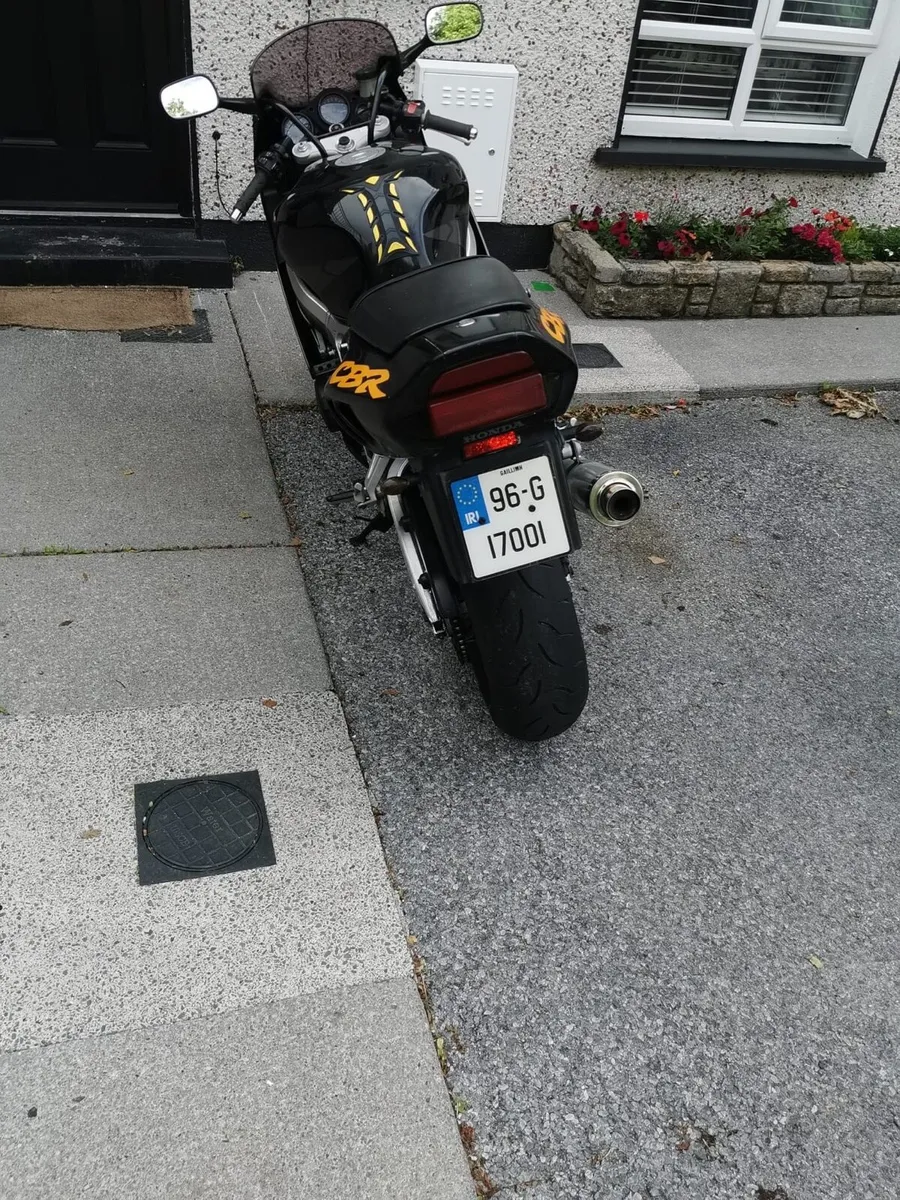 Honda cbr sc33 1996 - Image 4