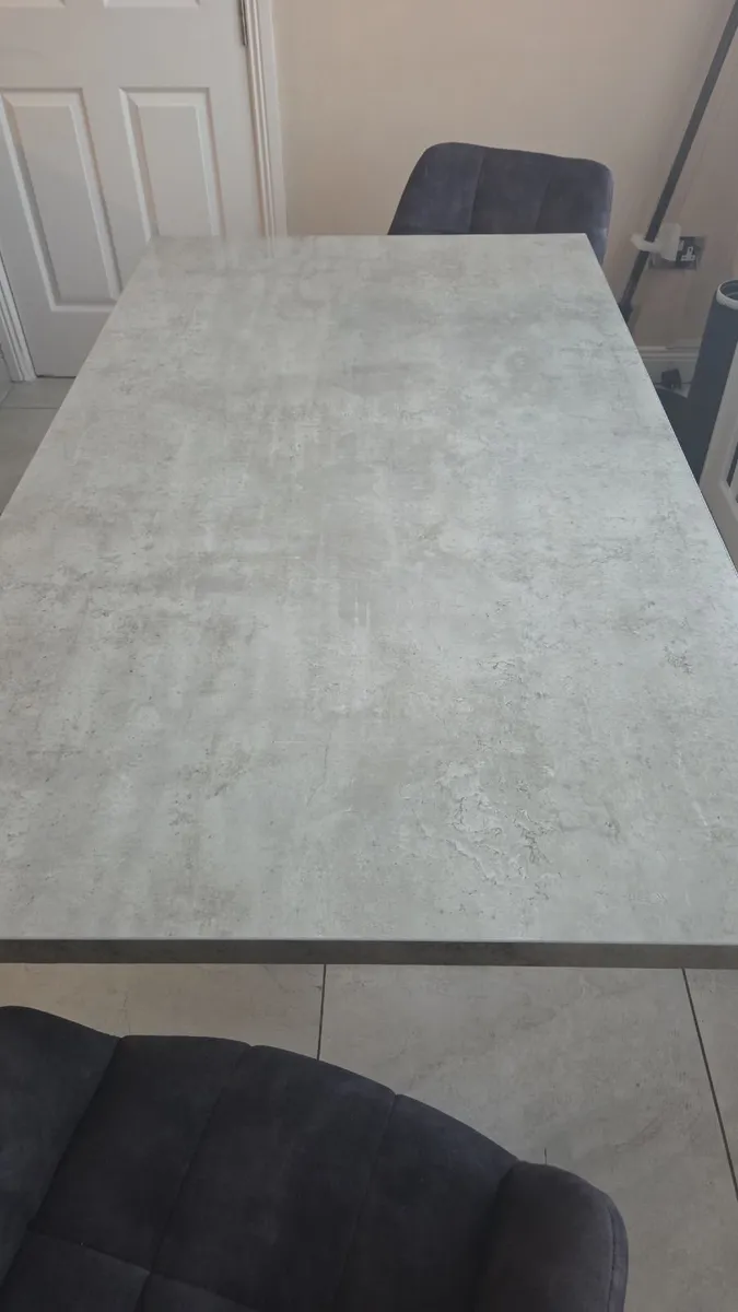 Kitchen table - Image 2