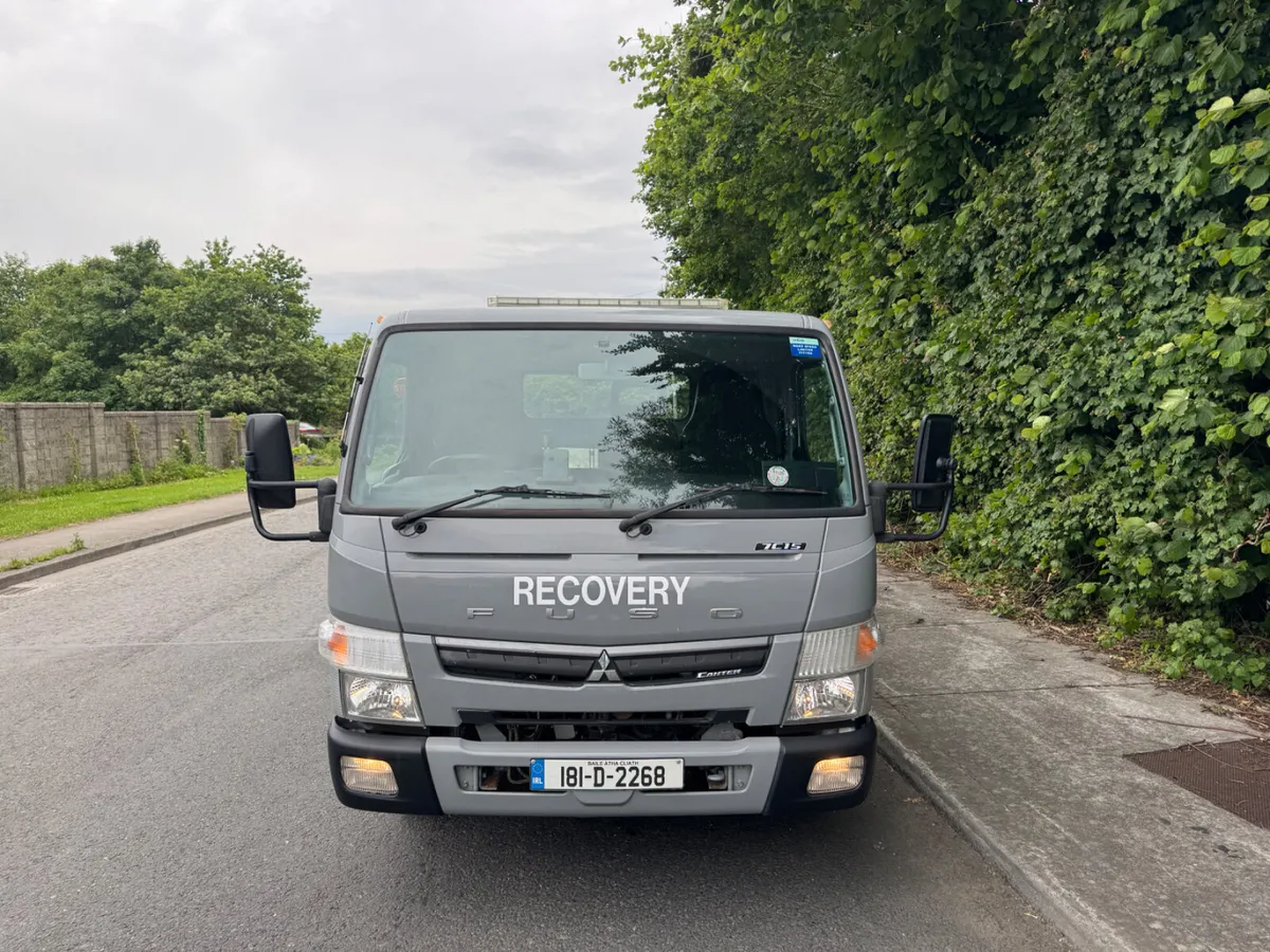 Mitsubishi Fuso recovery truck 7.5 tonne - Image 3