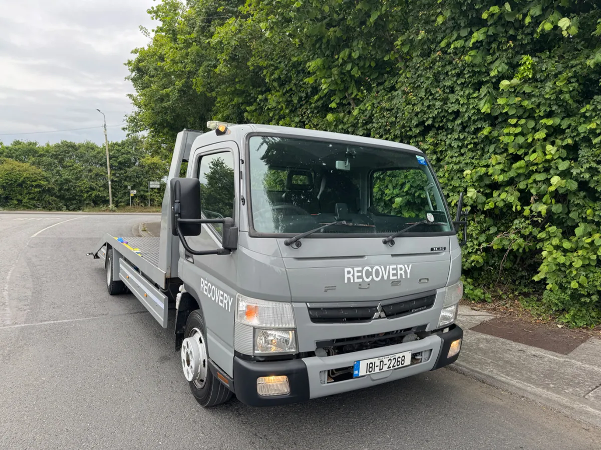 Mitsubishi Fuso recovery truck 7.5 tonne - Image 2