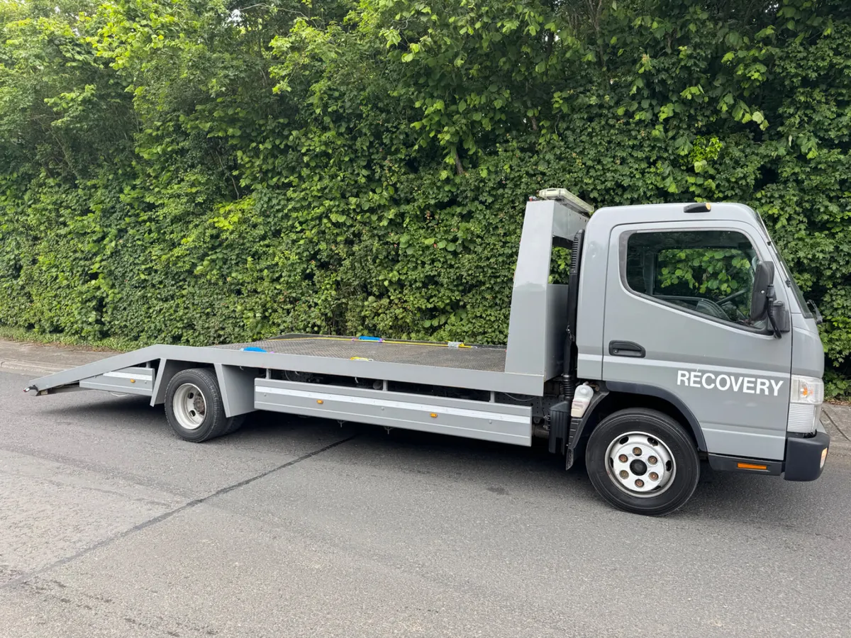 Mitsubishi Fuso recovery truck 7.5 tonne - Image 4
