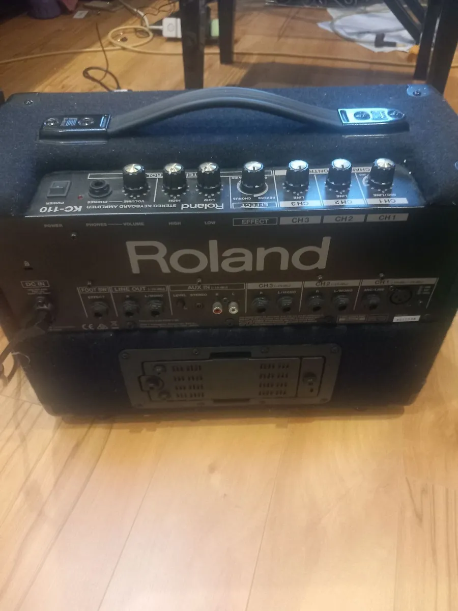 Roland kc110 Keyboard amplifier-as new - Image 1
