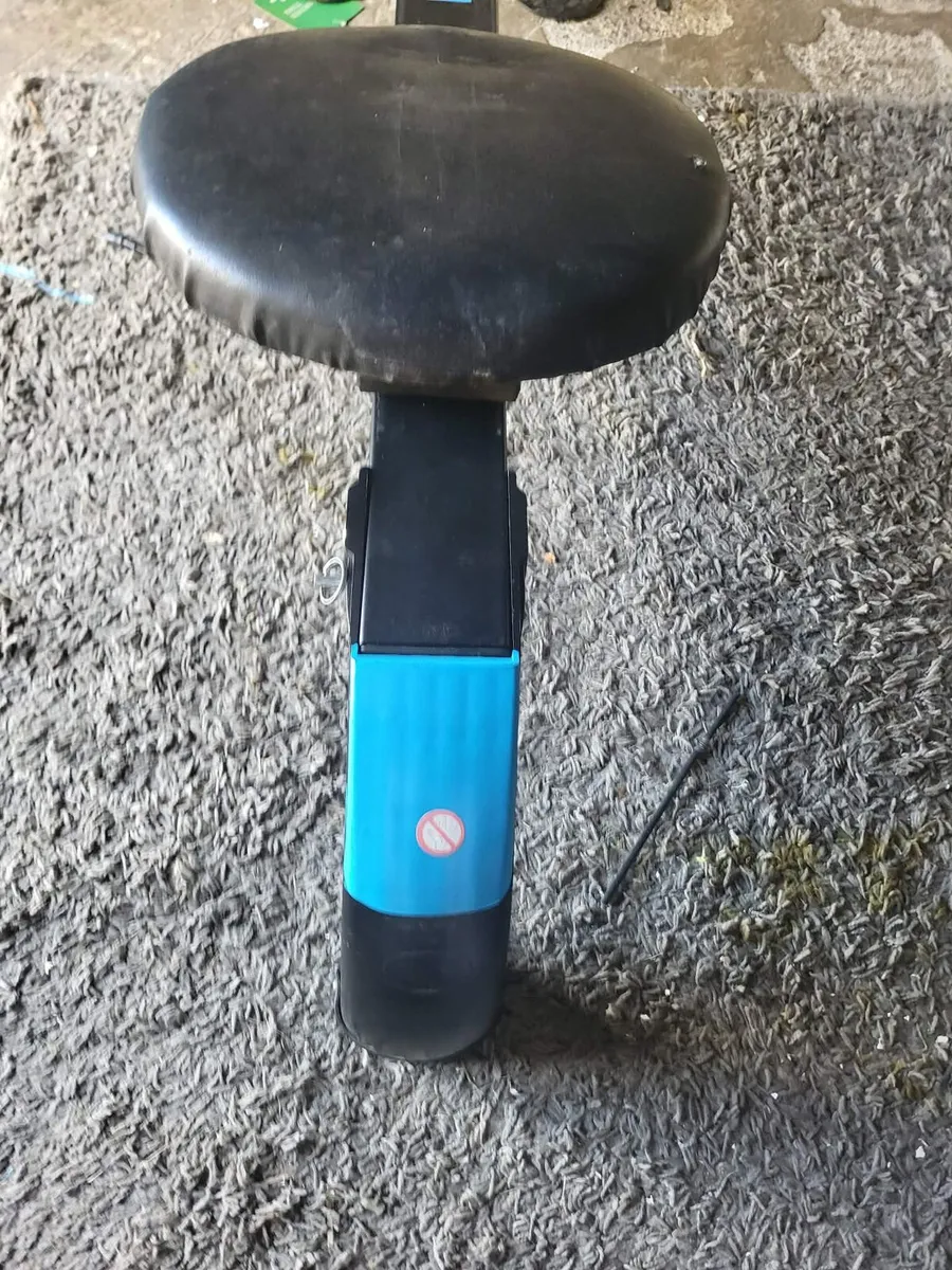 Rowing machine in perfect working order and condit - Image 4