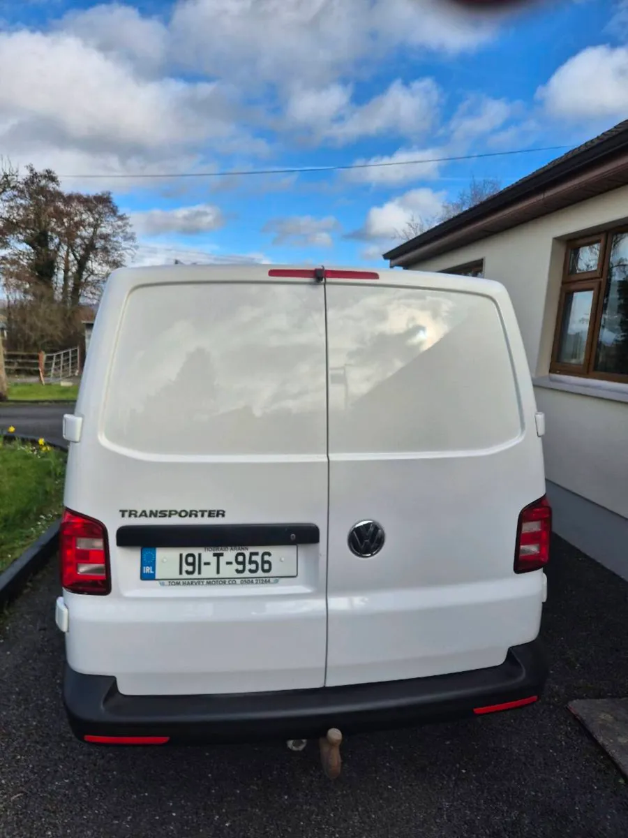 VW Transporter LWB 2.0 TDI 150BHP - Image 4