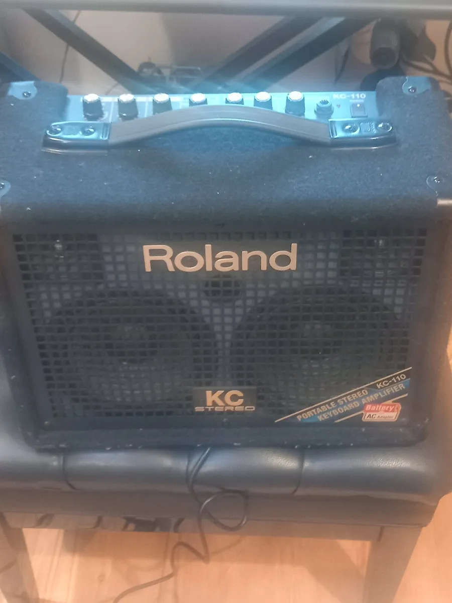 Roland kc110 Keyboard amplifier-as new - Image 4
