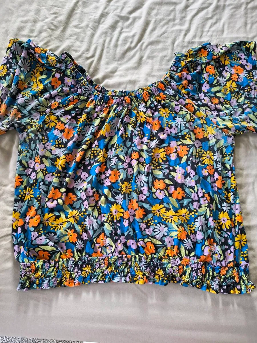 Women's top - Image 1