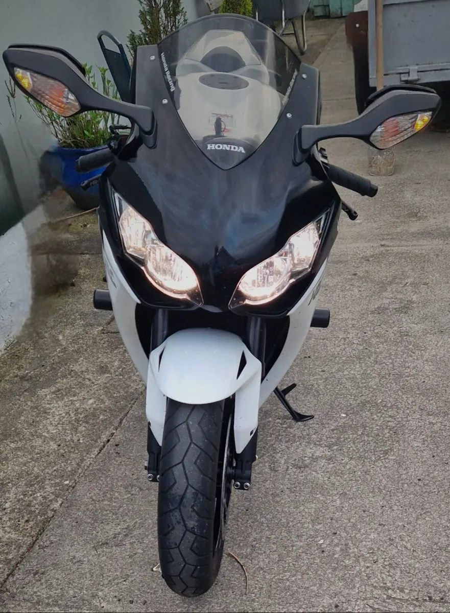 Honda CBR 1000rr Fireblade - Image 3