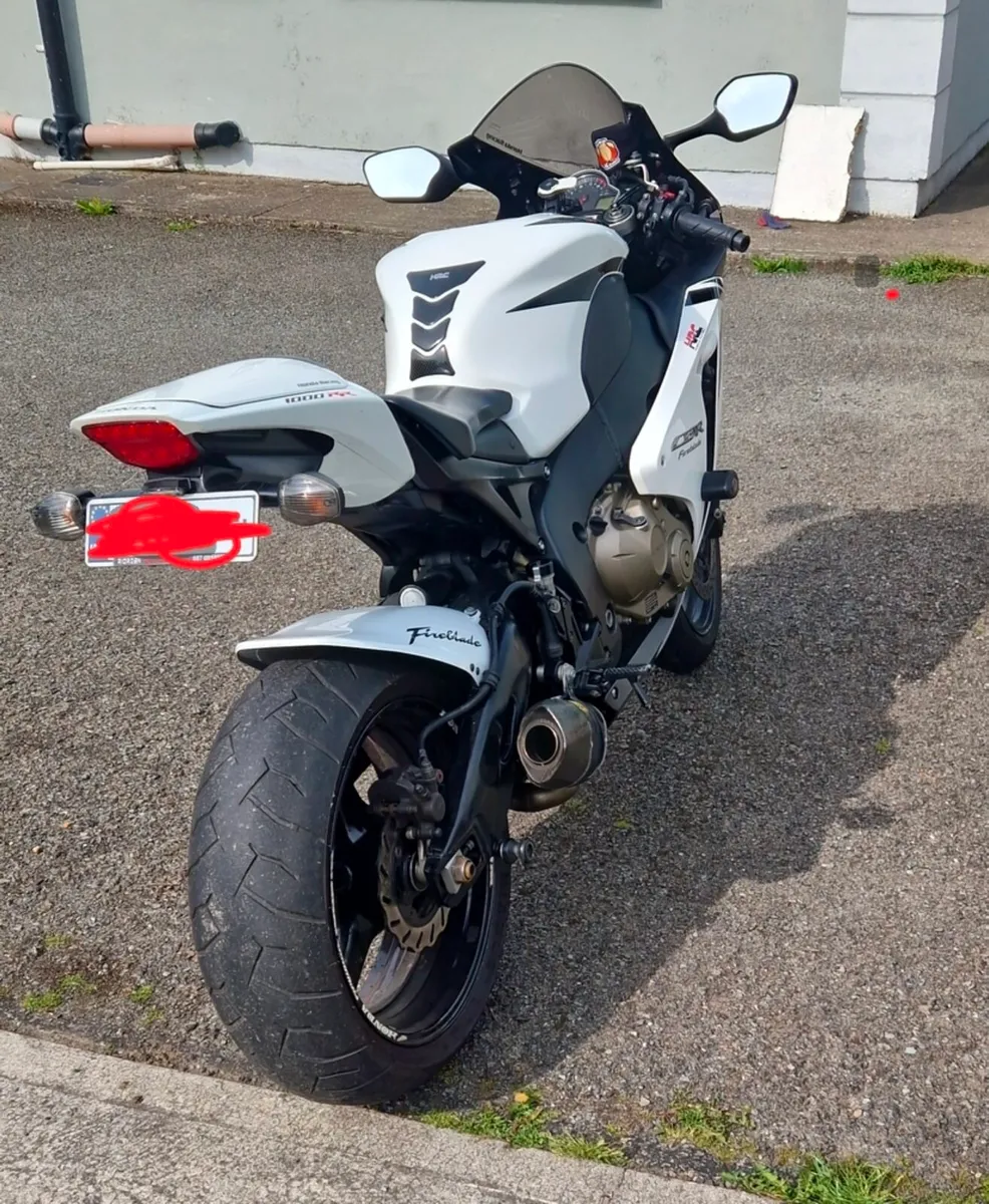 Honda CBR 1000rr Fireblade - Image 4
