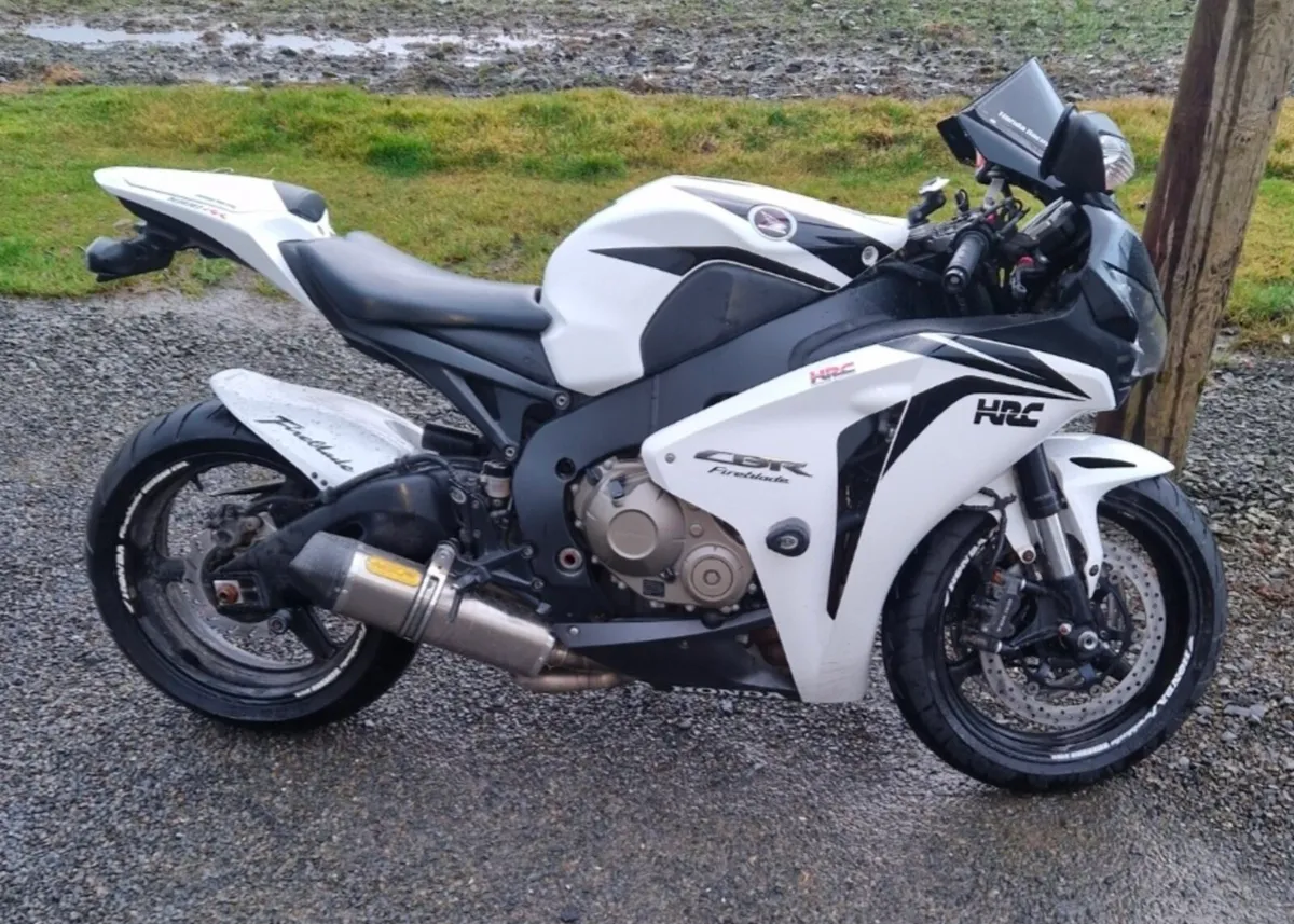 Honda CBR 1000rr Fireblade - Image 1
