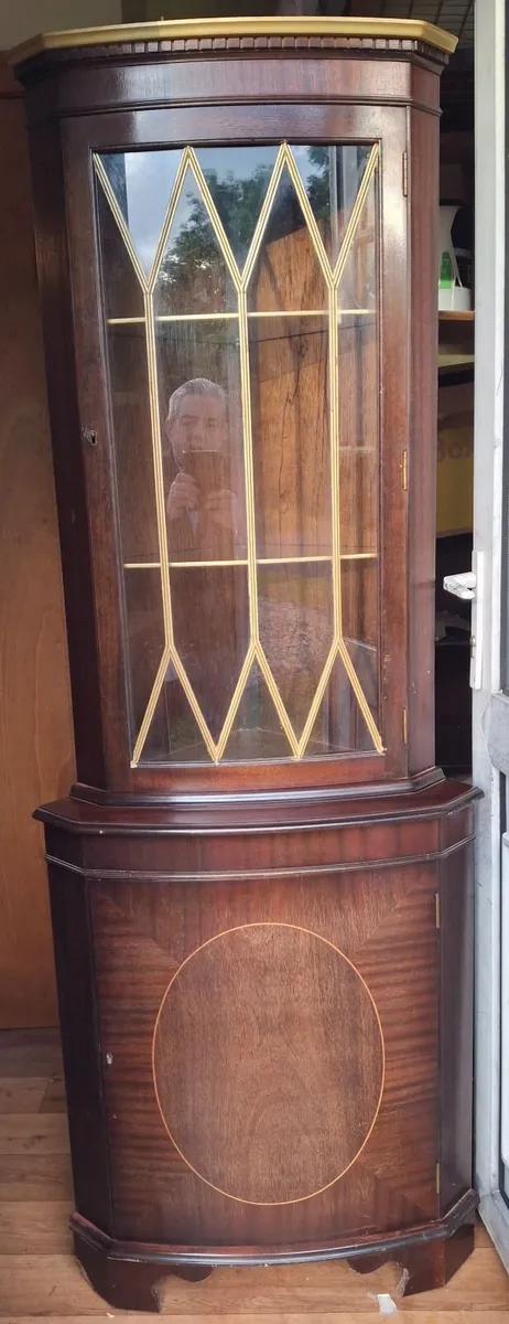 Display Cabinets - Image 4