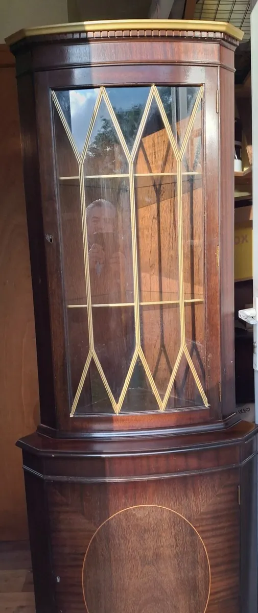 Display Cabinets - Image 3