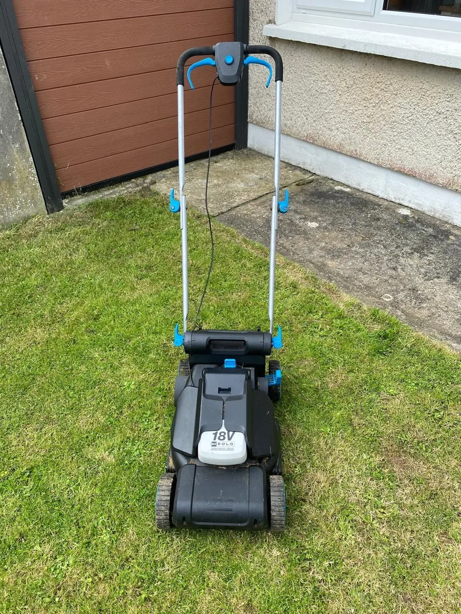macallistar electric lawnmower,bag &3 batteries - Image 3