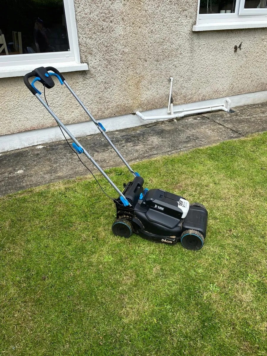 macallistar electric lawnmower,bag &3 batteries - Image 4