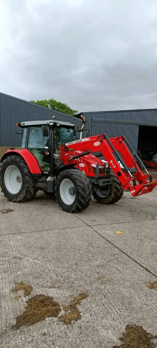 Massey Ferguson 5712s - Image 1