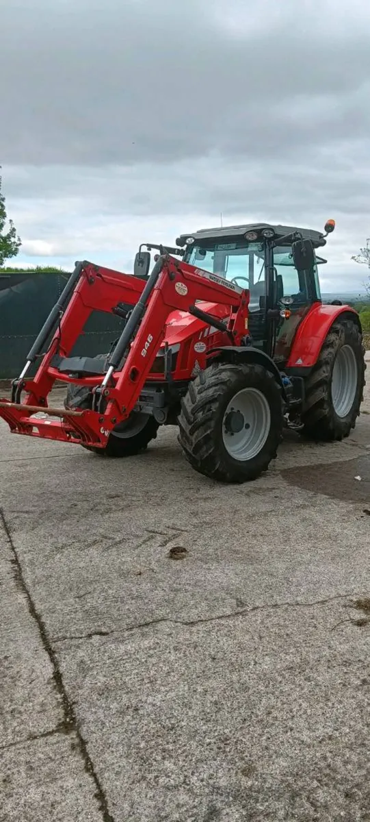 Massey Ferguson 5712s - Image 2