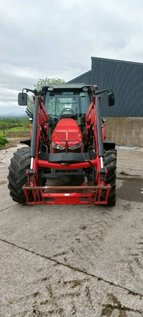 Massey Ferguson 5712s - Image 3