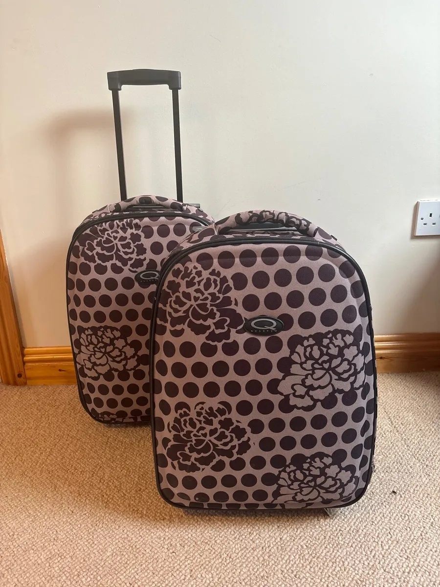Ryanair suitcases - Image 1
