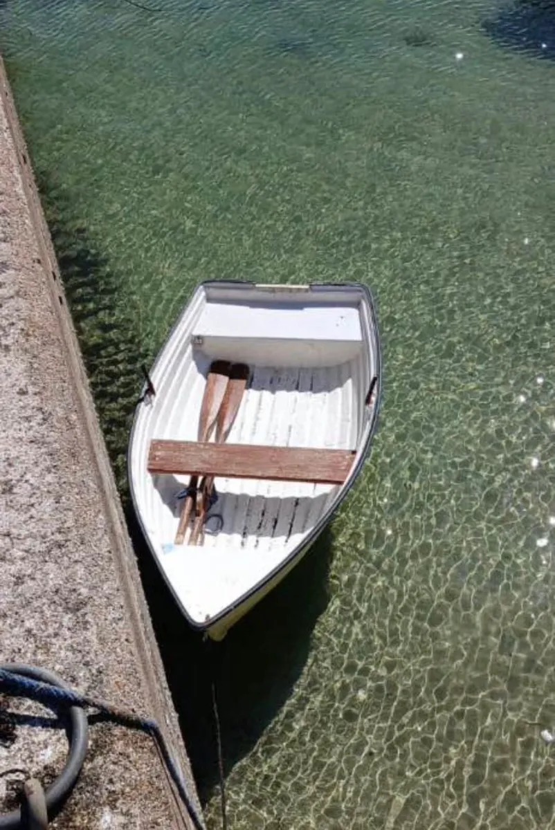 8ft Fibreglass Tender with Oars - Image 3