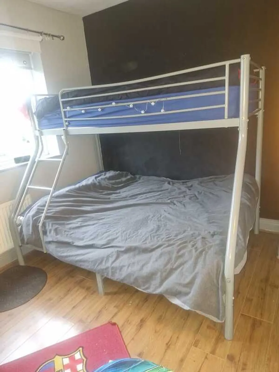 Bunk Beds [Triple]