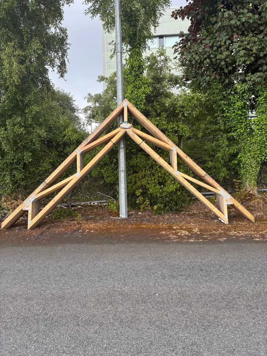 Roof trusses - Image 2