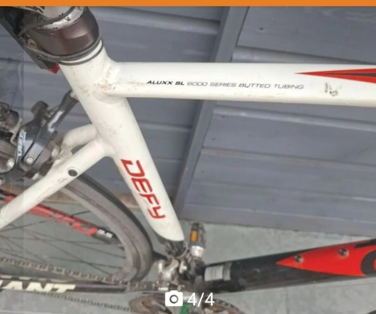 Giant Defy bike - Image 4