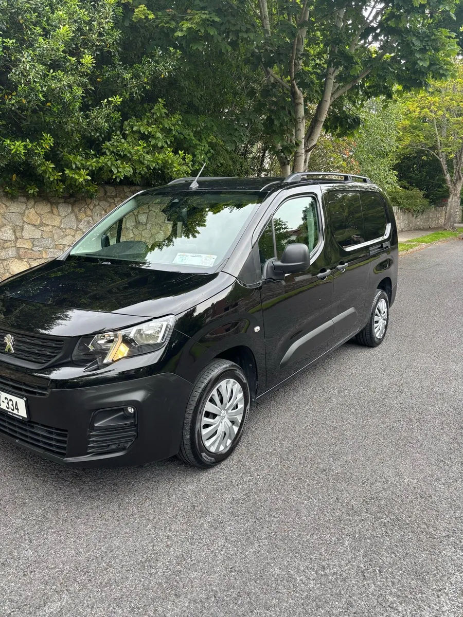 Peugeot partner professional LWB - Image 1