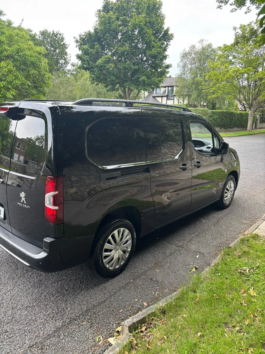 Peugeot partner professional LWB - Image 3
