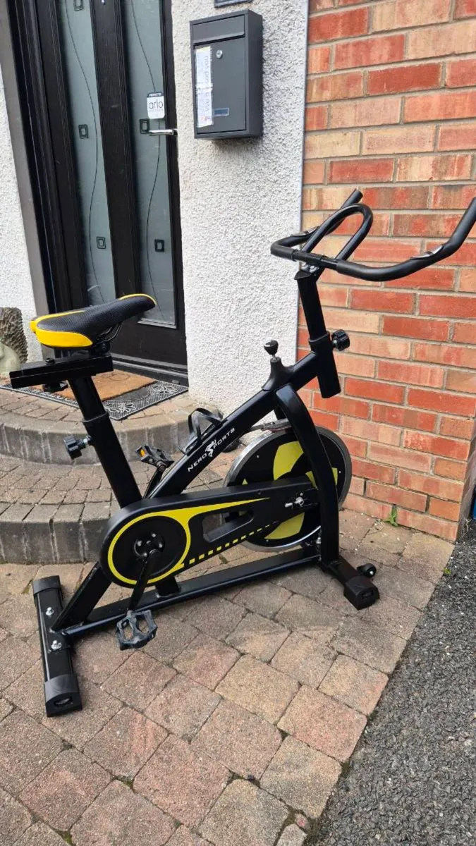Spinning bike exercise bike - Image 1