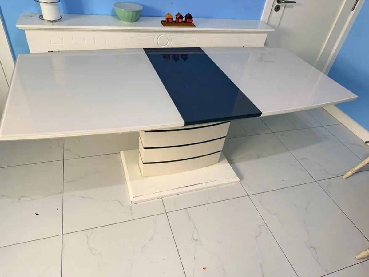 Extendable dining table - Image 3