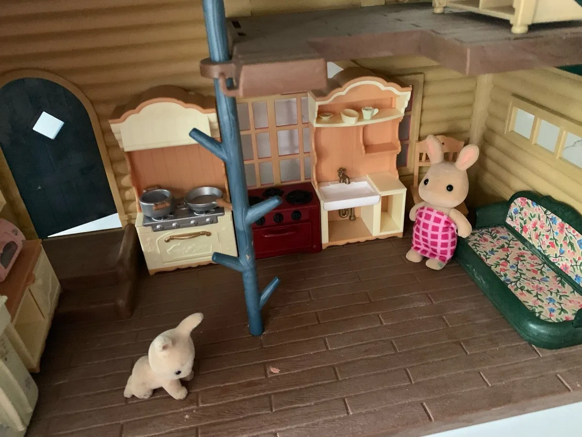 Sylvanian family  Log cabin & accessories - Image 4
