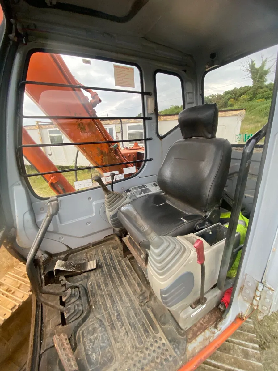 Hitachi digger - Image 3