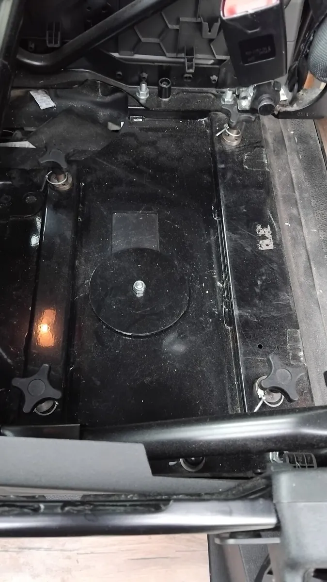 Camper van Double swivel seat plate - Image 2